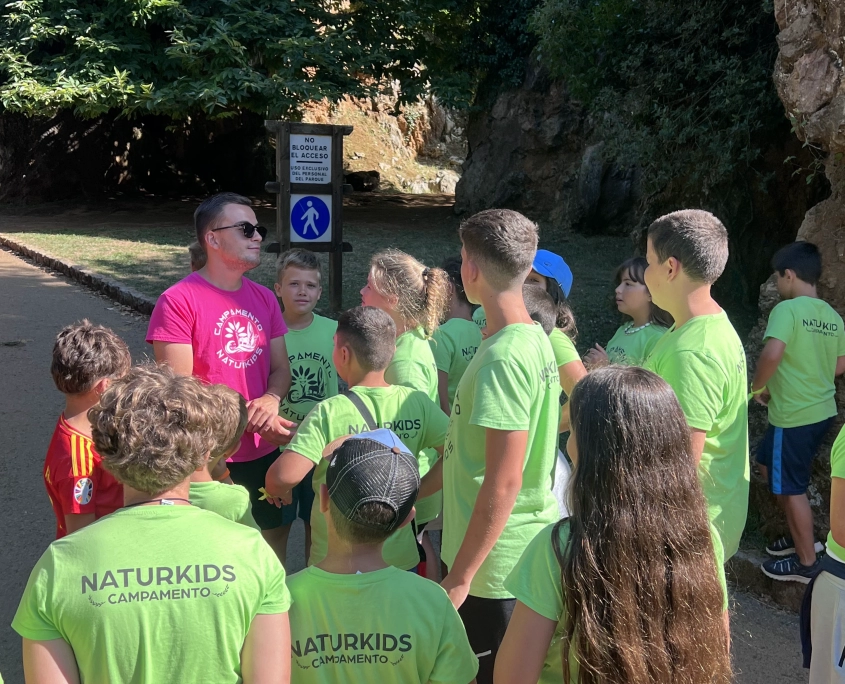 campamento-escolar-explicacion excursion-grupo-escolar-a-la-naturaleza